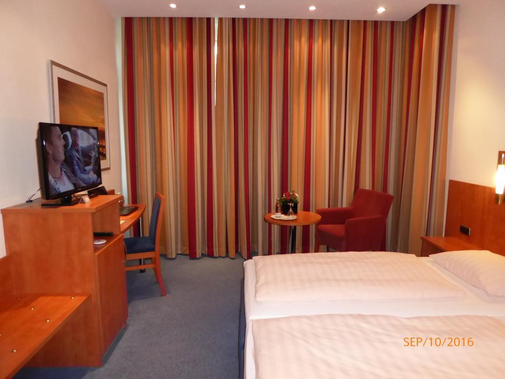Astoria Hotel Ratingen Exterior foto