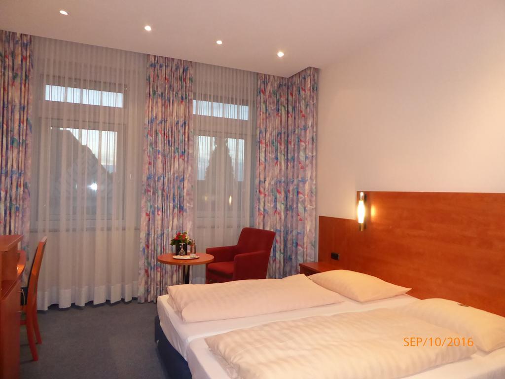 Astoria Hotel Ratingen Exterior foto